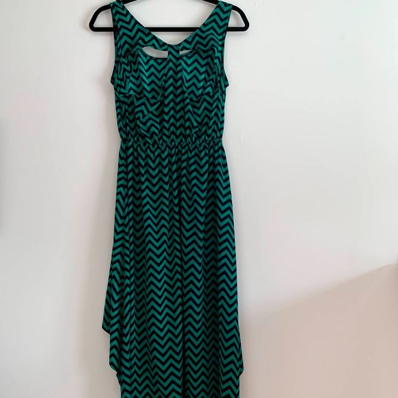 High-Low Green Dress with Black Chevron Detail - Picture 2 of 2